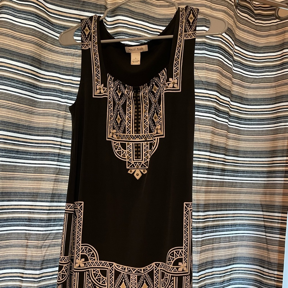 White House Black Market S geometric tunic